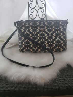 Coach Black and Ivory Peyton C Signature Crossbody Swingpack Bag